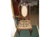 Antike Stühle mit Leder bezogen…